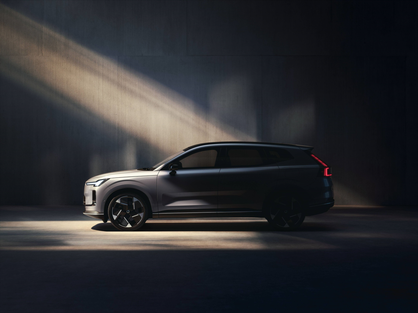 SMALL_349118_New_Volvo_XC70